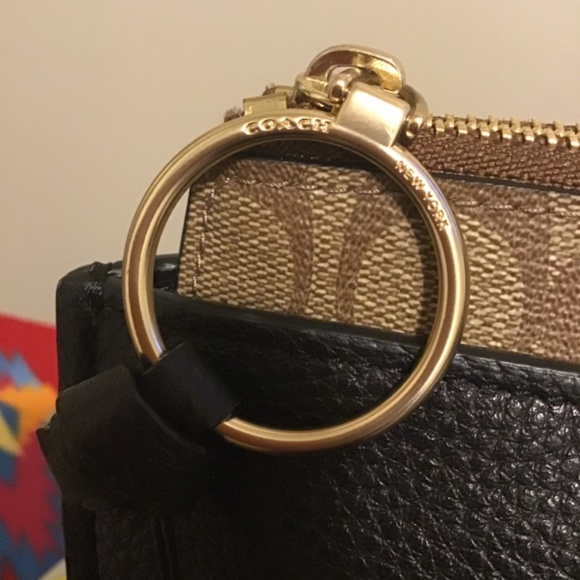 🔥🔥NWOT, AUTHENTIC COACH BAG, GORGEOUS 18 inches x 12 inches - Picture 4 of 11